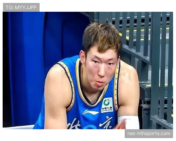 周琦这训练餐吃得比我家猫还干净，自律到让人怀疑人生