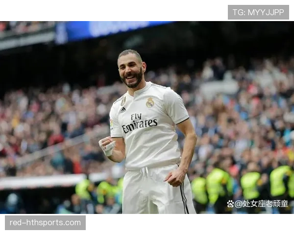 本泽马如何从背锅侠蜕变为伯纳乌之王：一场职业生涯的逆袭之路