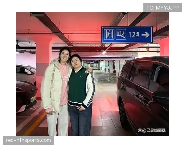 李盈莹机场里的那顿早午餐，直接把我的钱包羞到了角落